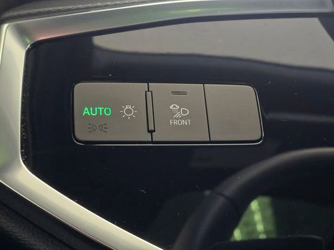 Certified 2025 Audi Q3 2.0T Premium w/ Convenience Package image 40