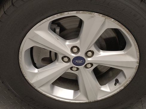 Used 2024 Ford Edge SE image 31