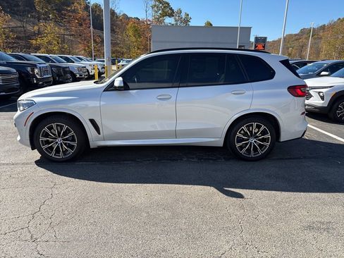 Used 2019 BMW X5 xDrive50i w/ M Sport Package image 2