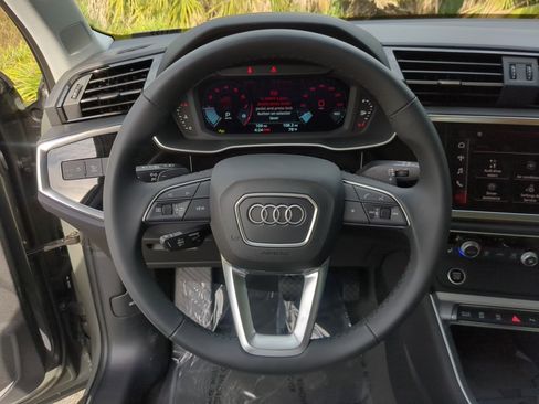 New 2025 Audi Q3 2.0T Premium image 30