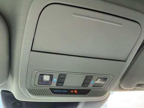 Used 2022 Ford Explorer XLT w/ Equipment Group 202A RWD image 39