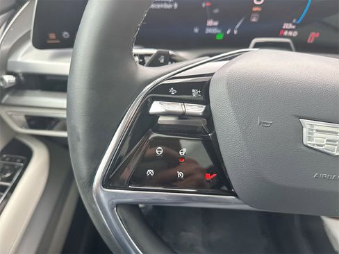 Used 2026 Cadillac Vistiq Sport image 17