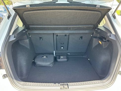 Certified 2023 Volkswagen Taos SE w/ Panoramic Sunroof Package FWD image 43