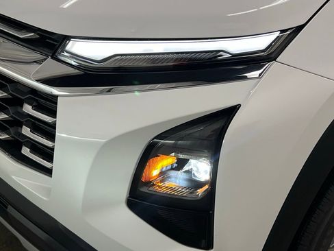 New 2026 Chevrolet Equinox LT image 9