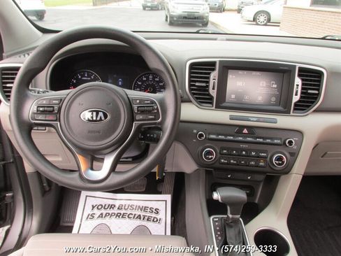 Used 2018 Kia Sportage LX w/ LX Technology Package image 22
