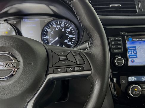 Used 2017 Nissan Rogue Sport SV w/ SV Premium Package image 20