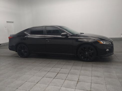 Used 2022 Nissan Altima 2.5 SR w/ Midnight Edition Package FWD image 11