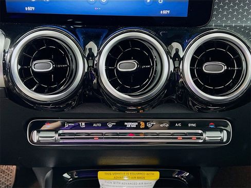 New 2026 Mercedes-Benz GLB 250 4MATIC image 18