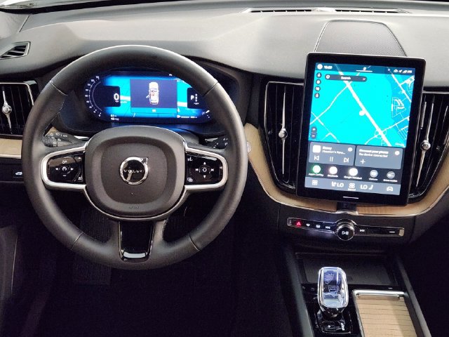 Certified 2026 Volvo XC60 B5 Plus AWD/4WD image 27