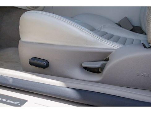 Used 2005 Ford Thunderbird 50th Anniversary RWD image 14