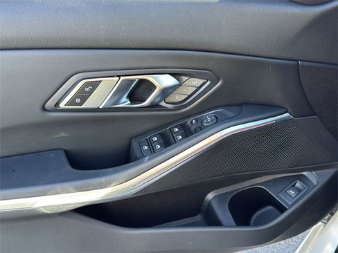 Used 2023 BMW 330i Sedan w/ M Sport Package image 23