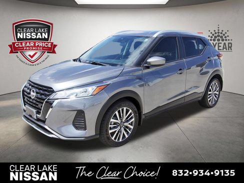 Used 2023 Nissan Kicks SV FWD image 3