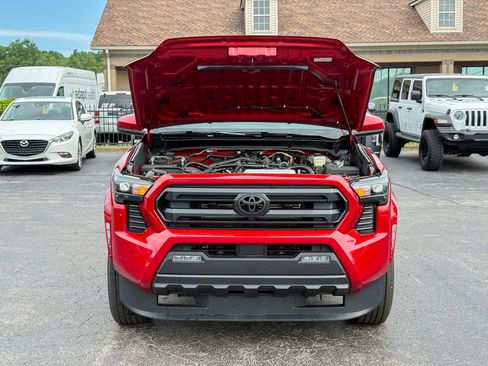 Used 2026 Toyota Tacoma SR5 AWD/4WD image 33