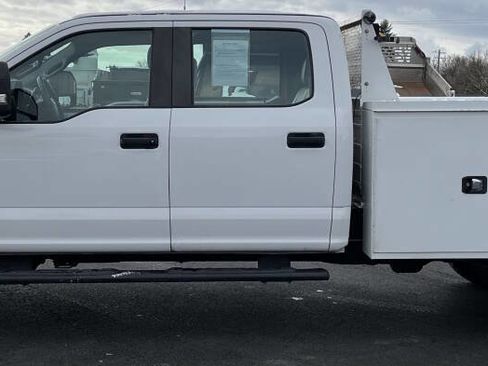 Used 2019 Ford F250 XL w/ Power Equipment Group image 9