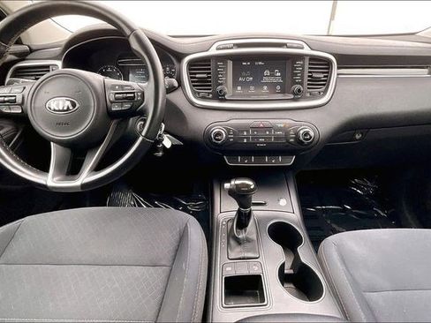 Used 2018 Kia Sorento LX image 19