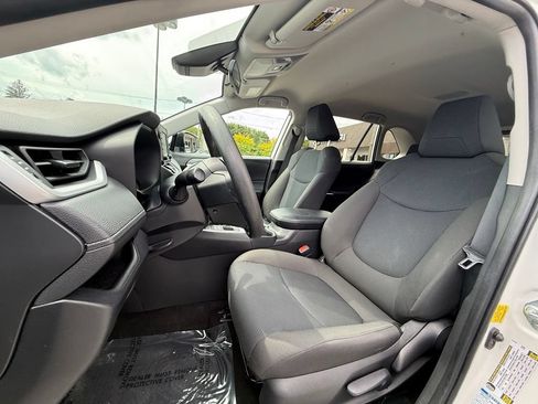 Used 2022 Toyota RAV4 LE AWD/4WD image 21