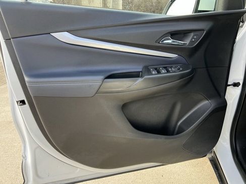Used 2022 Chevrolet Bolt EUV LT w/ Convenience Package image 23