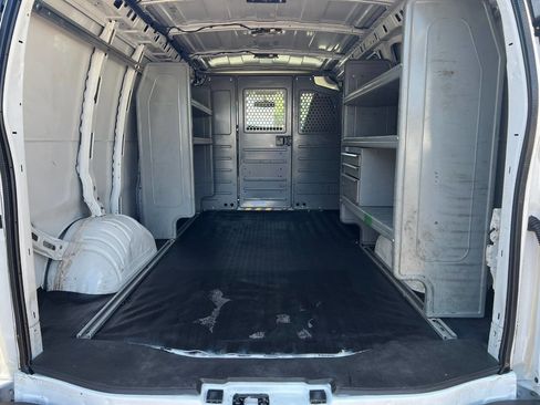 Used 2018 Chevrolet Express 3500 3500 3dr Cargo Van w/ Driver Convenience Package image 16