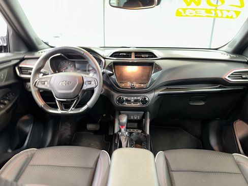 Certified 2023 Chevrolet TrailBlazer RS w/ Convenience Package image 2
