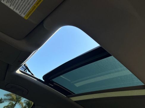 Used 2021 Volkswagen Atlas SE w/ Panoramic Sunroof Package FWD image 11