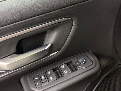 New 2026 RAM 1500 4x4 Crew Cab image 21