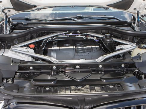 Used 2023 BMW X6 xDrive40i w/ M Sport Package image 35