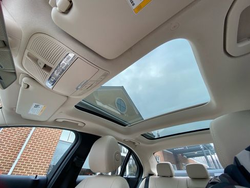 Used 2019 Mercedes-Benz C 300 4MATIC Sedan image 21