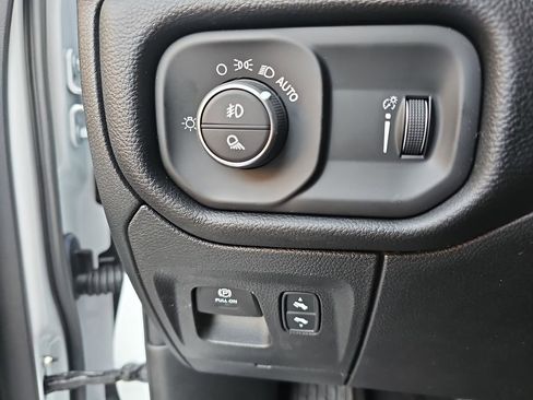 New 2026 RAM 1500 4x4 Crew Cab image 24