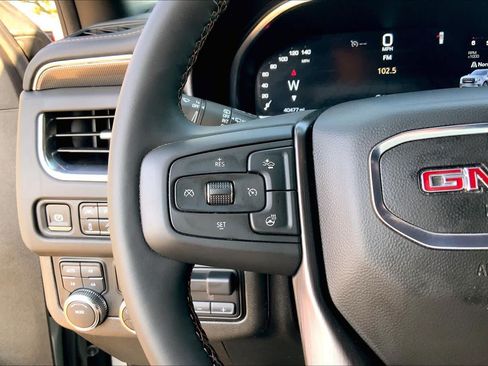 Used 2024 GMC Yukon AT4 w/ Technology Package AWD/4WD image 24