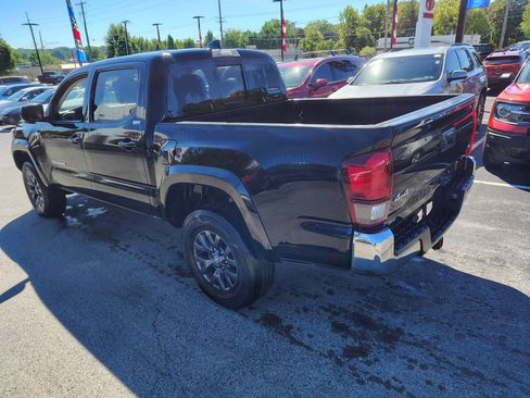 Used 2022 Toyota Tacoma SR5 AWD/4WD image 6