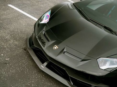 Used 2020 Lamborghini Aventador SVJ AWD/4WD image 33