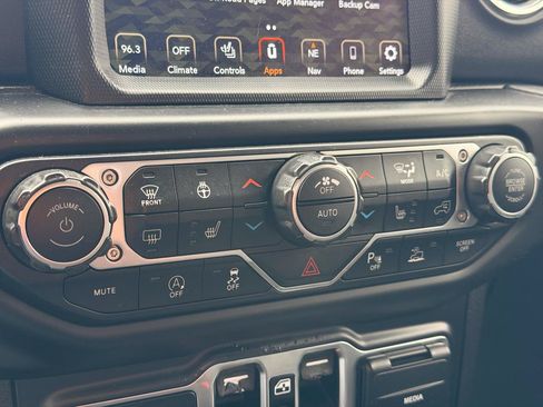 Used 2021 Jeep Gladiator Overland w/ Popular Equipment Package AWD/4WD image 30