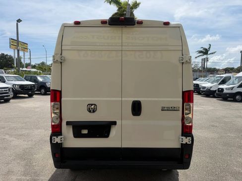 Used 2023 RAM ProMaster 2500 159 High Roof FWD image 4