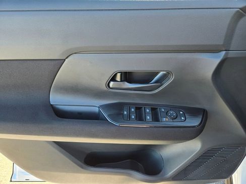 New 2026 Nissan Kicks S image 9