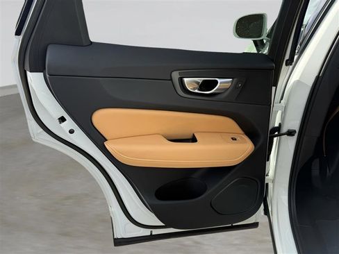 Used 2023 Volvo XC60 B5 Ultimate w/ Protection Package Premier image 34