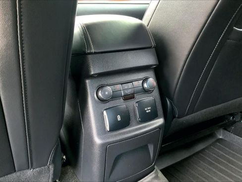 Used 2019 Ford Explorer Platinum AWD/4WD image 36