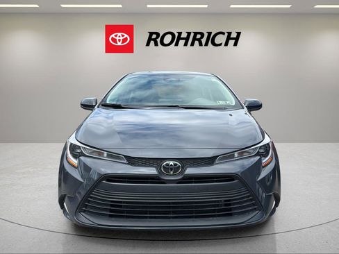 Used 2024 Toyota Corolla LE w/ LE Convenience Package image 2