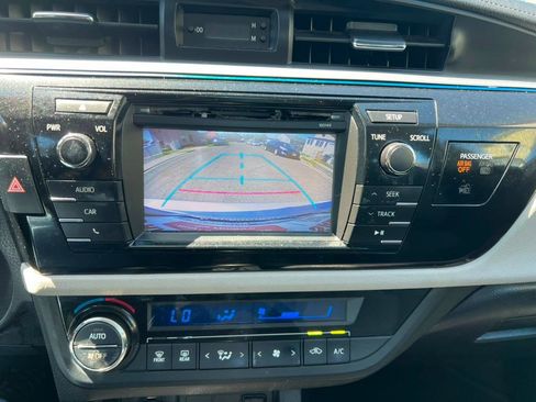 Used 2015 Toyota Corolla LE FWD image 24