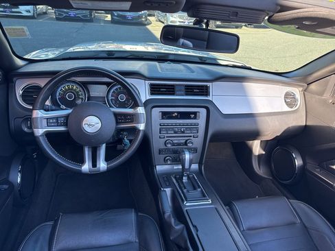 Used 2013 Ford Mustang Premium image 19