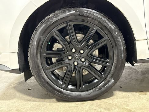 Used 2024 Ford Edge ST-Line w/ Class II Trailer Tow Package AWD/4WD image 27