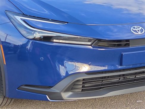 New 2026 Toyota Prius LE image 10