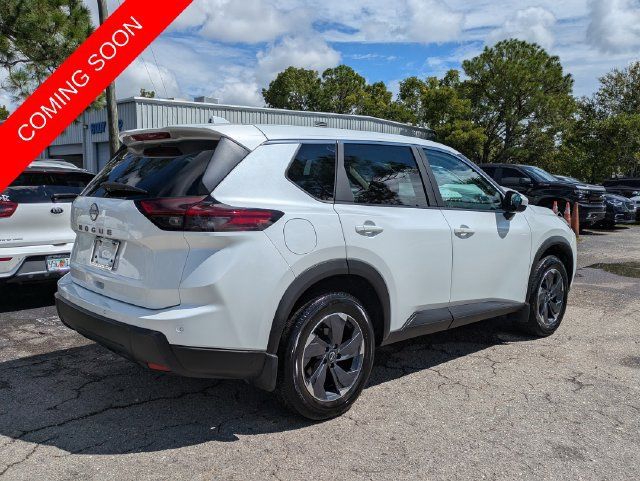 Used 2026 Nissan Rogue SV FWD image 4