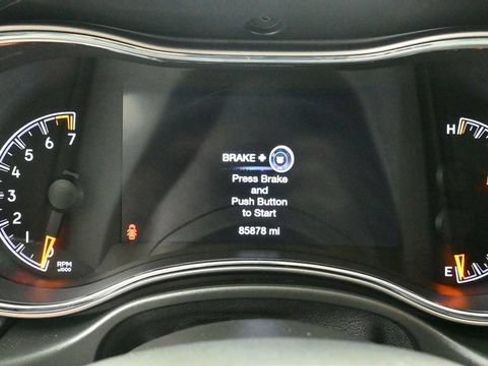 Used 2021 Jeep Grand Cherokee Limited AWD/4WD image 23