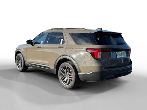 New 2026 Ford Explorer ST-Line w/ ST-Line Street Pack image 3