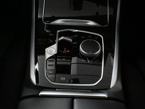 Used 2026 BMW X5 xDrive40i w/ M Sport Package image 25