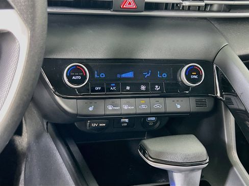 Used 2022 Hyundai Elantra Blue FWD image 15