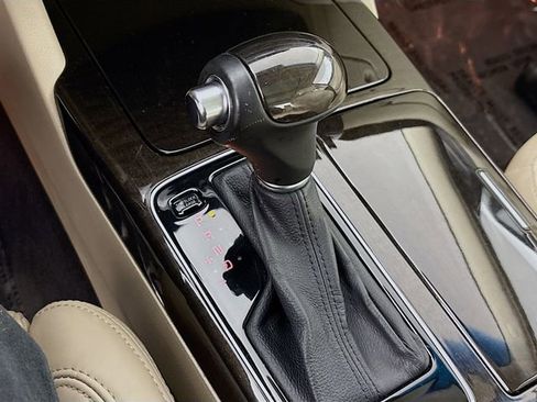 Used 2016 Kia Cadenza Premium w/ Luxury Package image 17