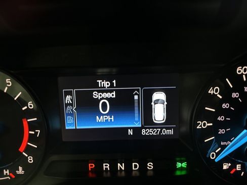 Used 2018 Ford Explorer XLT image 27