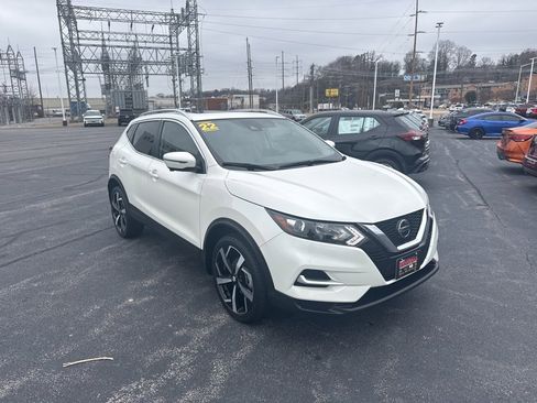 Used 2022 Nissan Rogue Sport SL image 1