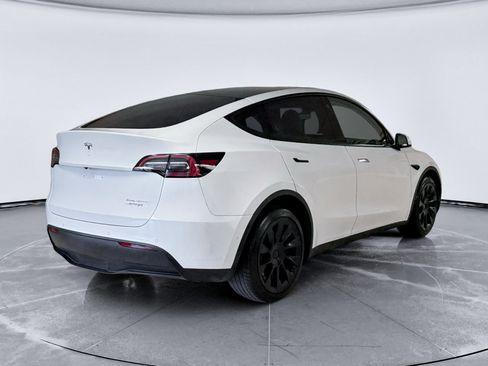 Used 2021 Tesla Model Y Long Range AWD/4WD image 3